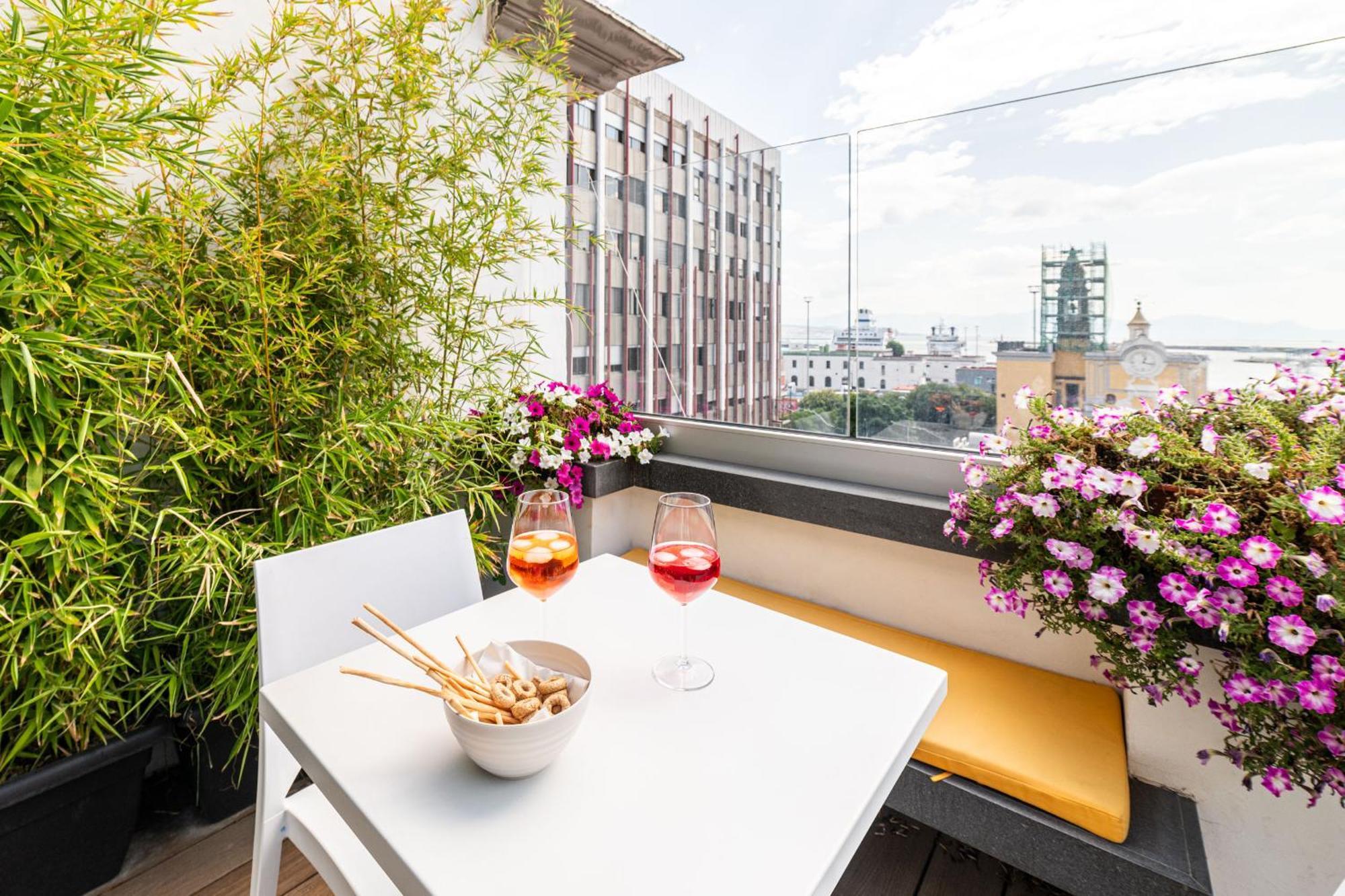 Cortese Suite Неаполь Экстерьер фото